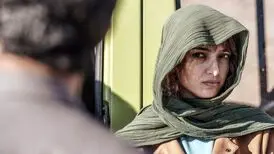 استایل خانم بازیگرِ «علت مرگ: نامعلوم» سوژه عکاسان شد
