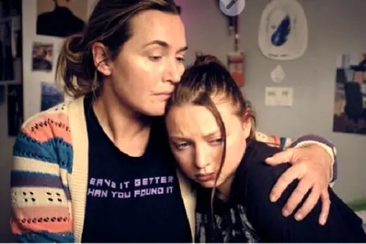 کیت وینسلت با دخترش همبازی شد
