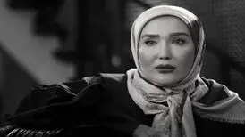 هنرمندی که سر صحنه نماز می‌خواند
