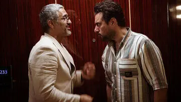«هتل» سومین فیلم پرمخاطب‌ تاریخ سینما شد/ در یک قدمی «فسیل»
