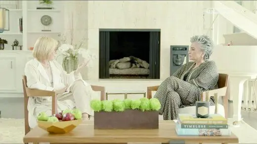  گوگوش؛ زنی اغواگر که از روابط غیرصادقانه با مردان، سود می‌برد