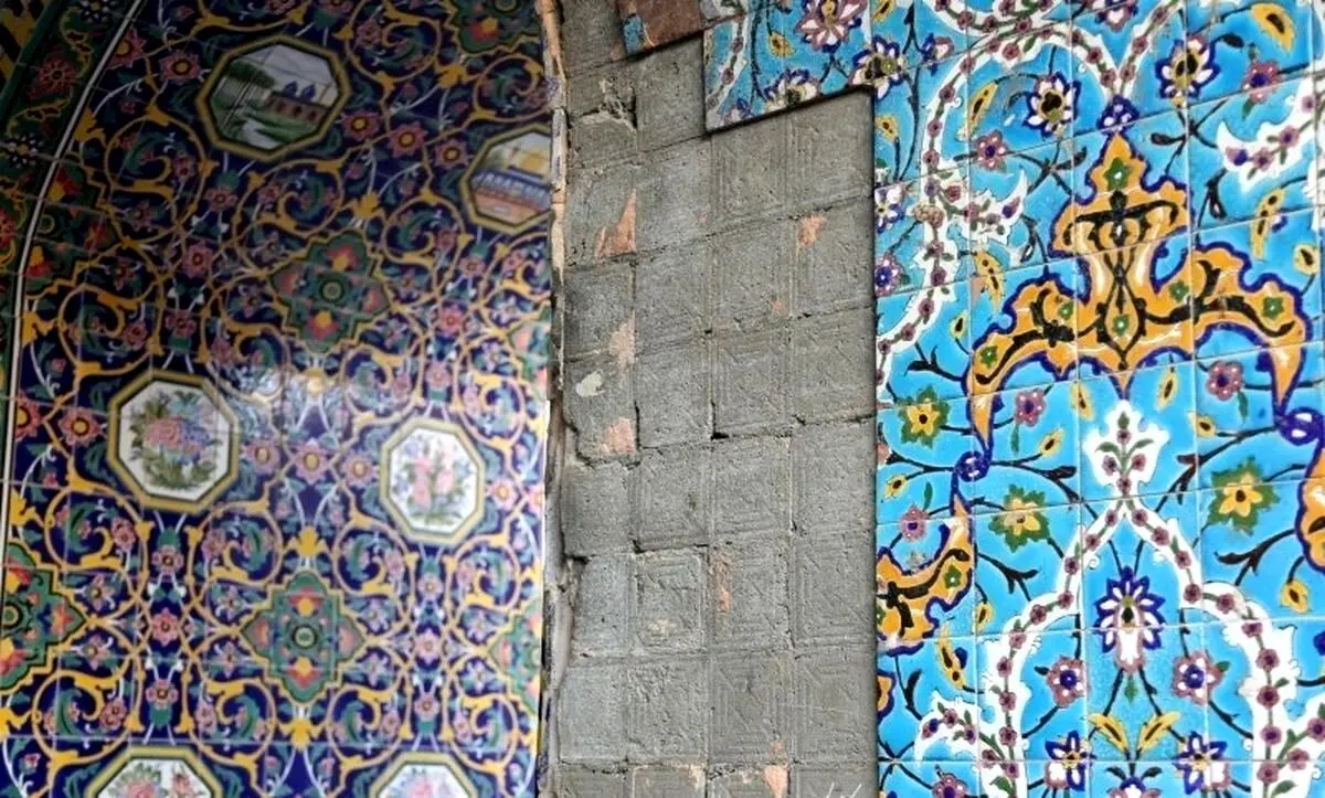 فروپاشی کاشی‌کاری‌های مسجد سید اصفهان

