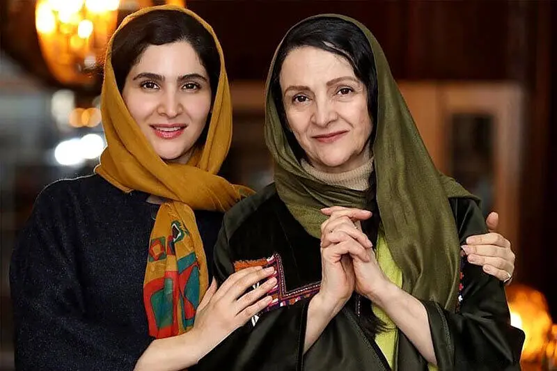 لحظه انتخاب نورا هاشمی و شکر گذاری گلاب آدینه + فیلم