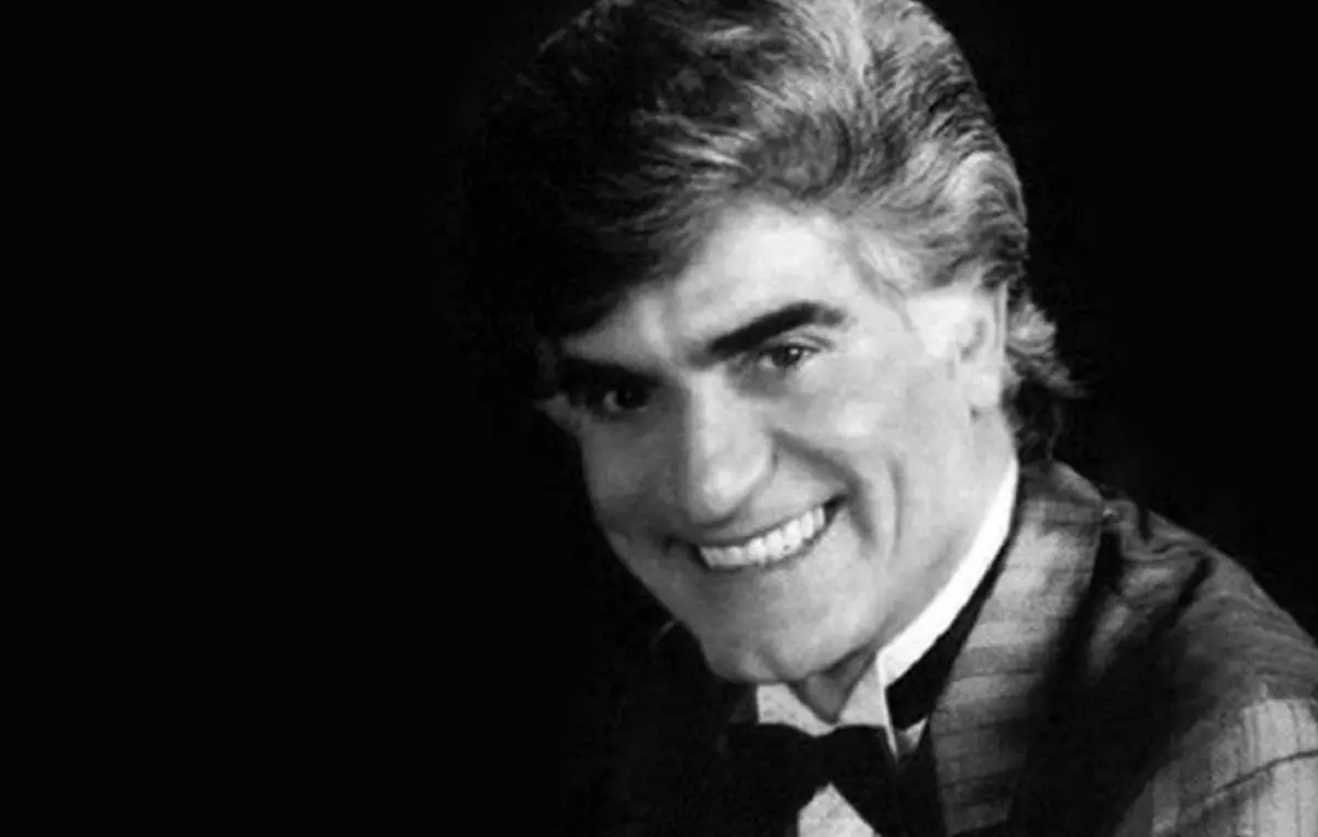 تیپ خاص و چهره جوان «عارف، منوچهر سخایی و ویگن دردریان»؛ سال 49
