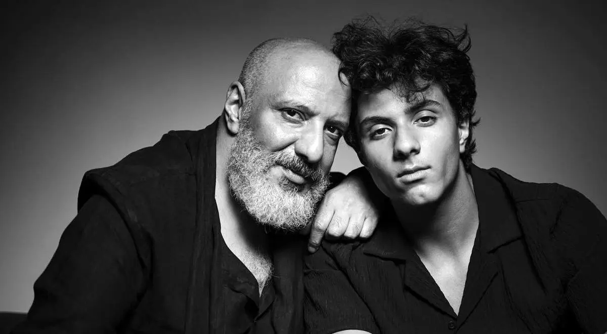 تیپ و استایل «آیین جعفری» پسر ریما رامین فر و امیر جعفری در یونان
