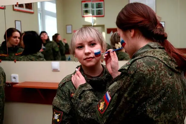 مسابقه زیبایی زنان نظامی روسی و تفاوت آن با واکنش زنان در اوکراین