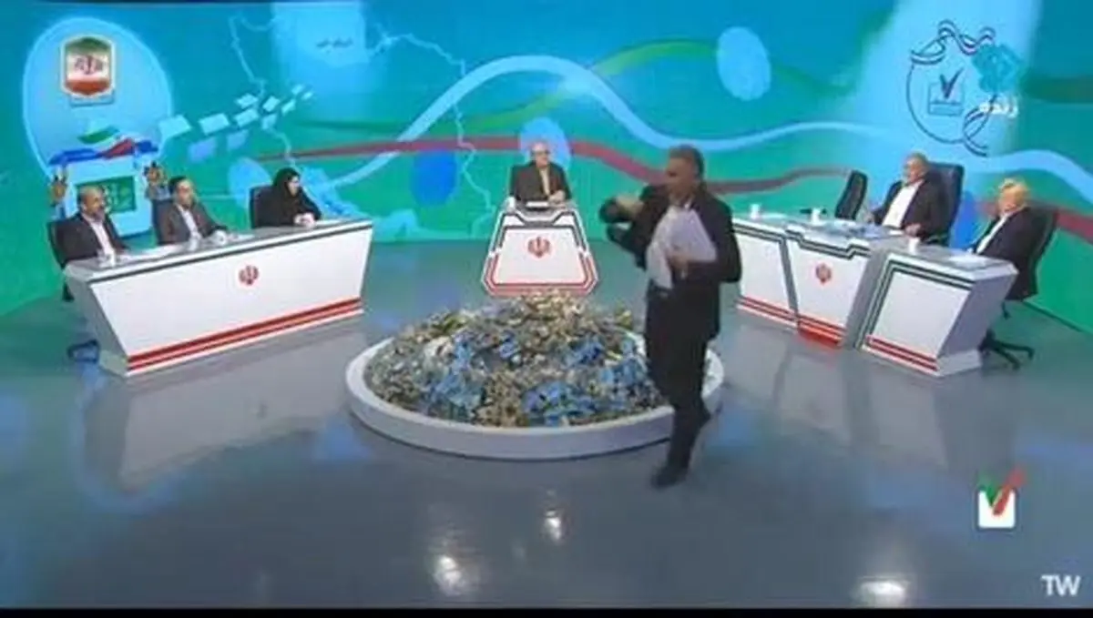 میکروفن بسته ای که "نماد صداهای خاموش" شد
