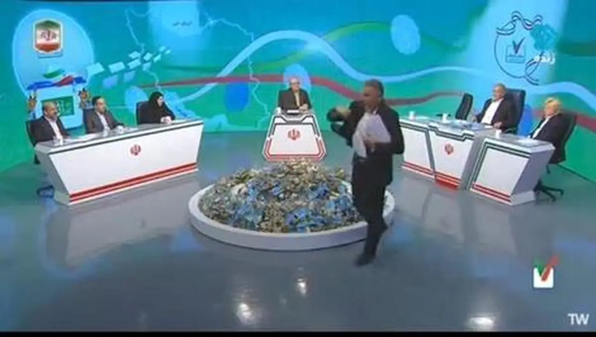 میکروفن بسته ای که "نماد صداهای خاموش" شد
