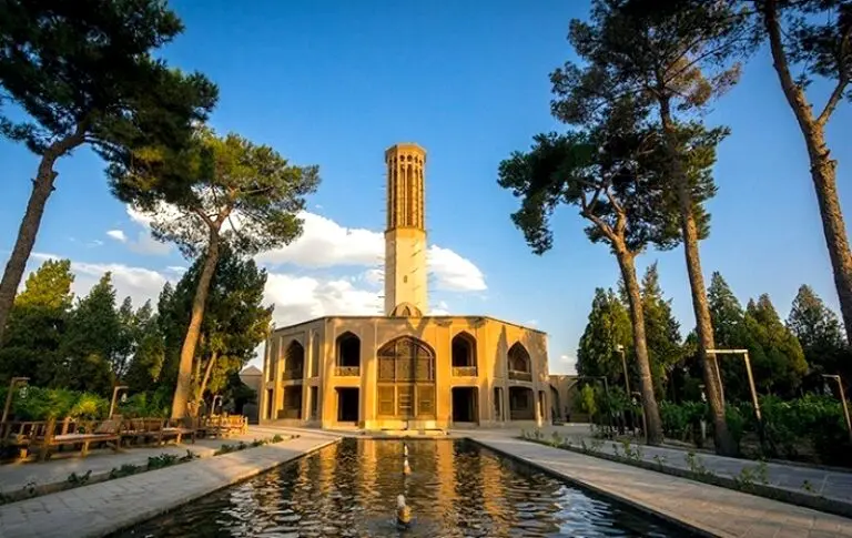 باغ جهانی دولت‌ آباد یزد در نوروز ۱۴۰۴