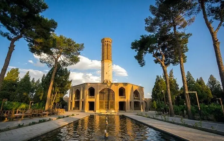 باغ جهانی دولت‌ آباد یزد در نوروز ۱۴۰۴