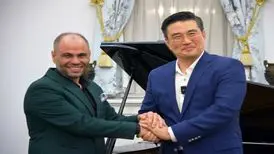 اجرای غافلگیرکننده قطعه ایرانی «پرسون پرسون» توسط سفیر کره جنوبی/ ویدئو
