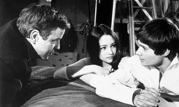 شکایت بازیگران رومئو و ژولیت به دلیل کودک آزاری
