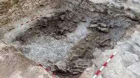 کشف اسکلت ۲۱۰۰ ساله با تاج زرین
