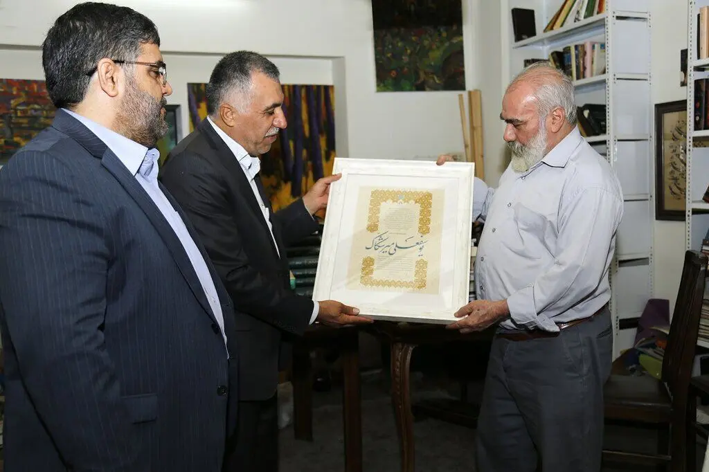 یوسفعلی میرشکاک گواهینامه درجه یک هنری گرفت
