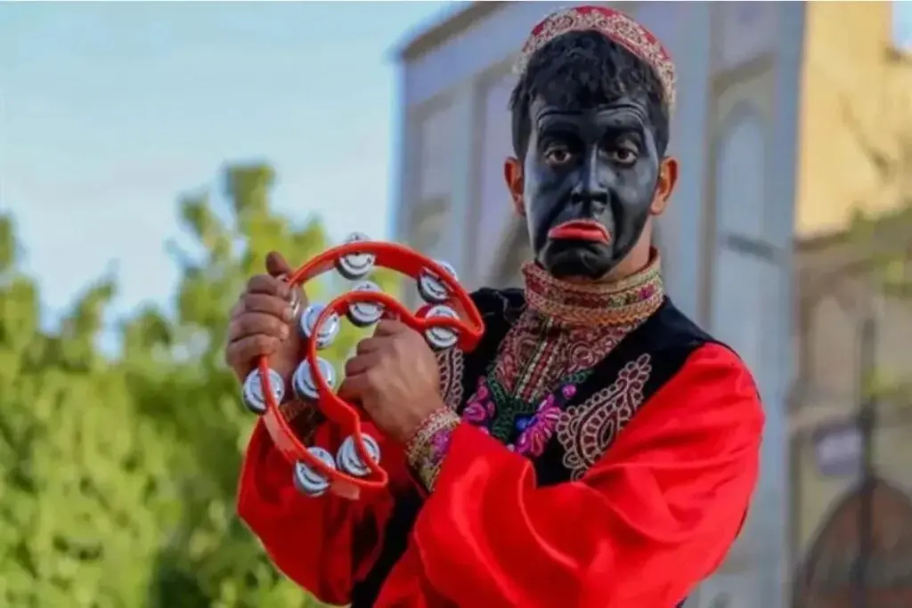 فلسفه و تاریخچه شخصیت سیاه‌چهره نوروز ایرانی‌ها