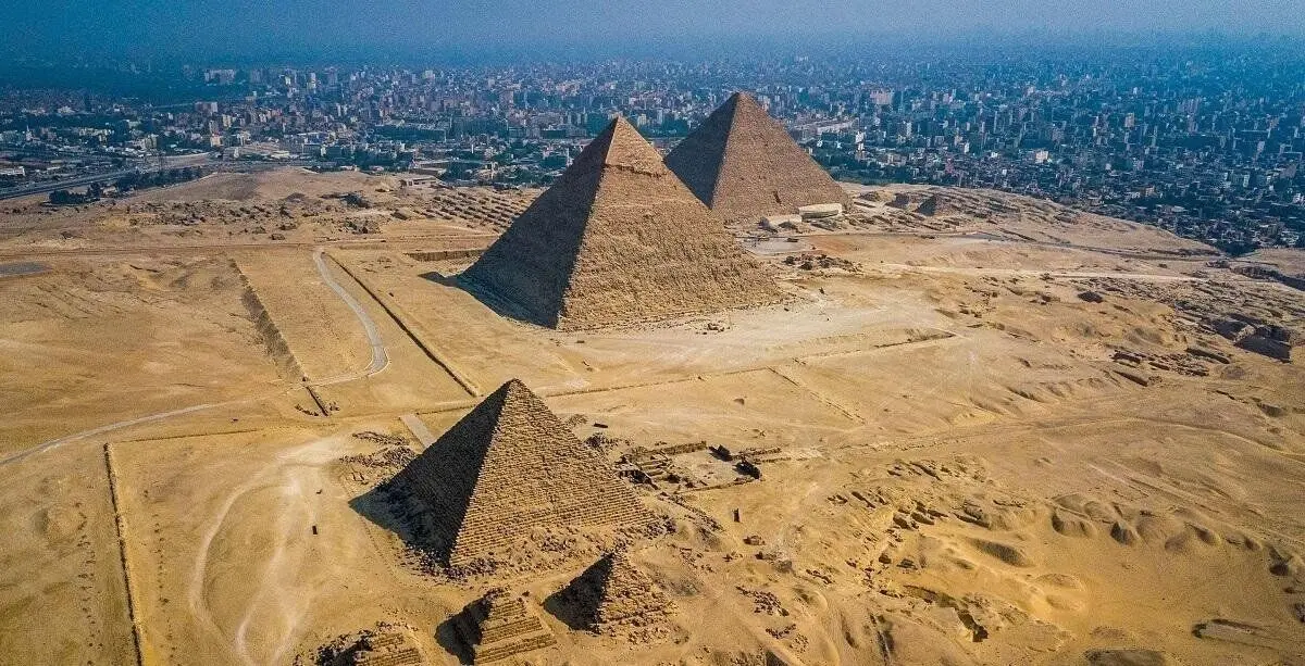زیر اهرام مصر چه چیزی پنهان است؟