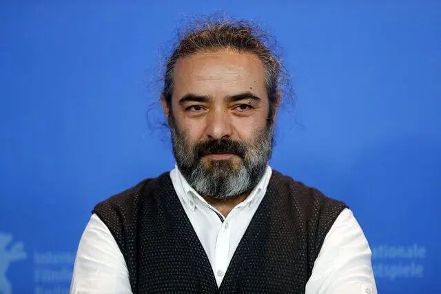 حسن معجونی بازیگر: هر کسی آمده و بازیگر شده است
