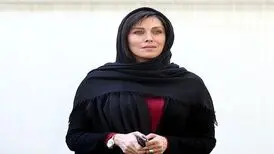 مهتاب کرامتی روی تخت در حال اهدای خون / عکس