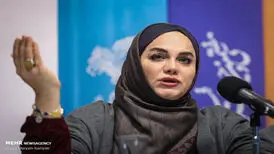 واکنش نرگس آبیار به انتقادها از ساخت دکور سریالش در باغ عفیف‌آباد / بخشی از دکور را برداشتیم
