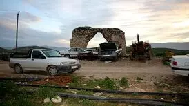 آتشکده ساسانی به پارکینگ خودرو تبدیل شد!
