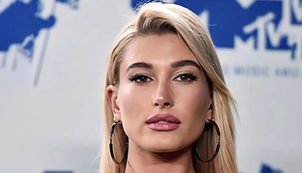 ناخن های زیبای هیلی بیبر یک رویای مینیمالیست
