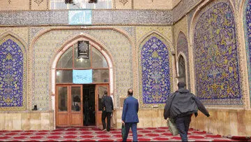 19 دستگاه کشور پاسخ دهند: چرا مسجد خلوت شد و جایگاه امام جماعت این‌قدر افت کرد؟
