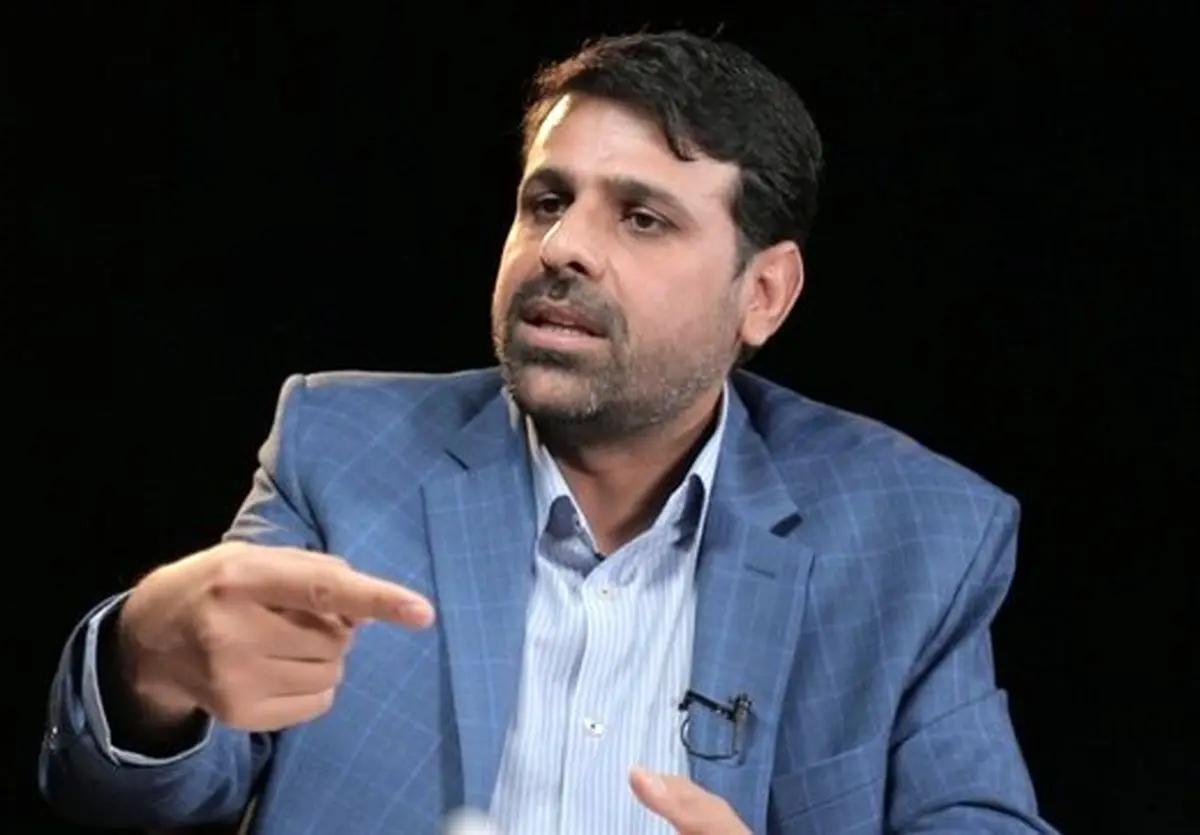 می‌گویند در تهران جوی خون راه افتاده است/ صدا و سیمای ما خواب است/ جنبش کنونی آن قدر که دارد بازنمایی می شود نیست، البته باید آن را ببینیم و ریشه هایش را بشناسیم
