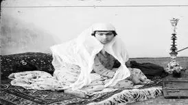 ماجرای نردبازی نوعروس قاجاری/ عکس
