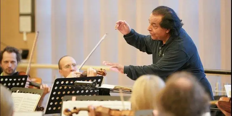 رویدادی تاریخی برای خالق «نوحه‌خوان»/علی رهبری در مشهورترین سالن کنسرت جهان در روسیه روی صحنه رفت