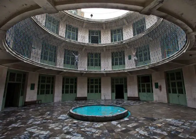 بنز معروف هاشمی رفسنجانی در موزه عبرت/عکس