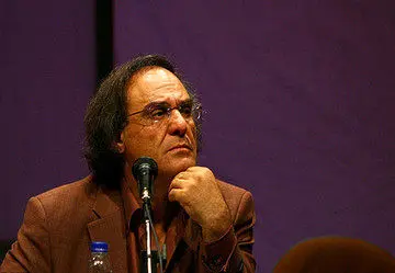 مالک تماشاخانه وسایل قطب‌الدین صادقی رابه کوچه ریخت!