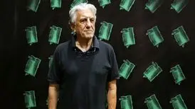 رضا کیانیان: نمایش خانگی چه گناهی کرده که اینگونه برایش تصمیم می‌‎گیرند؟