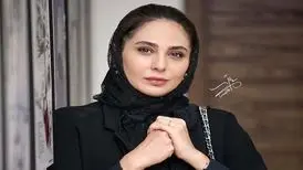 تصویر دیده نشده از رعنا آزادی‌ور در آغوش پدرش
