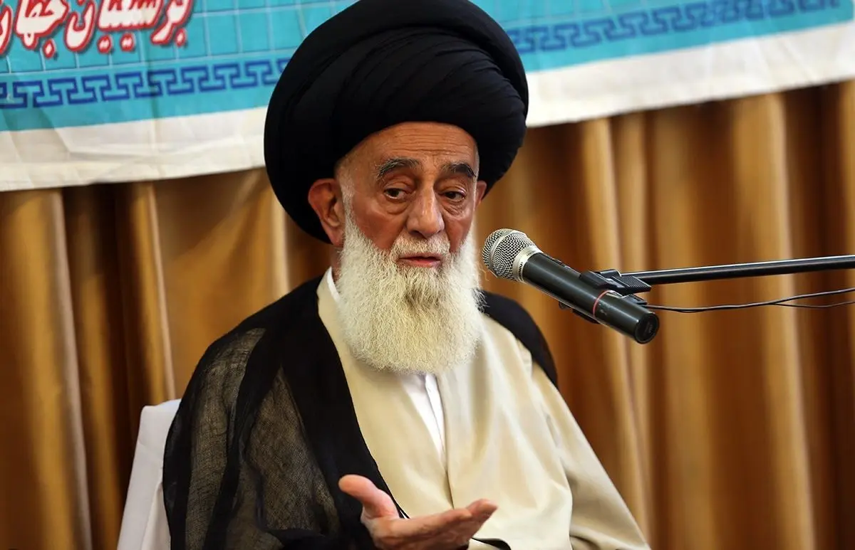 انتقاد تند آیت الله یثربی از صداوسیما و حضور 2 روحانی برای خنداندن/ خنده به چه قیمتی؟/ ویدئو
