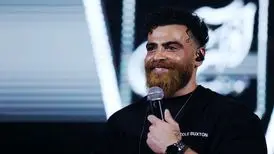  تقلید تمسخرآمیز معین زندی در برنامه صداوسیما