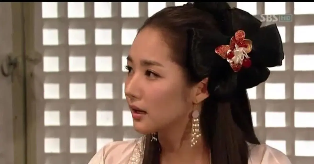 گردش «پرنسس جامیونگ» و خواهرزادۀ بانمکش در شهربازی/ تصاویر
