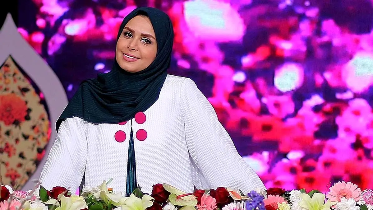 سلفی خاص نجمه جودکی در آسانسور
