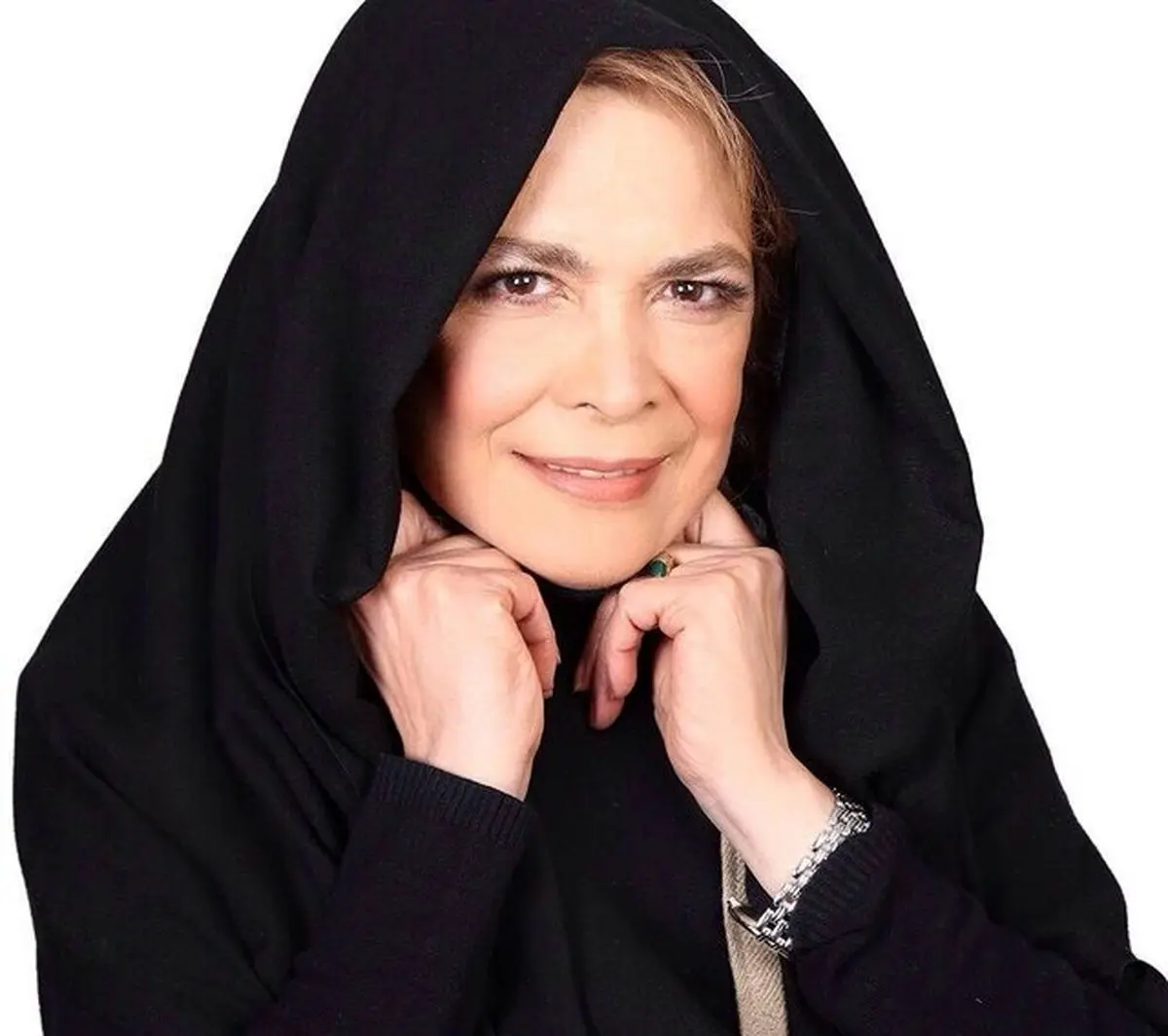 سنگ مزار بیتا فرهی نصب شد
