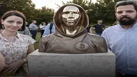 رونمایی از مجسمه خالق بیت‌کوین در مجارستان