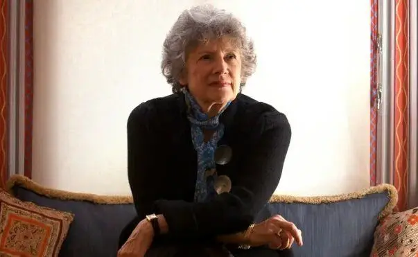 درگذشت نویسنده برجسته استرالیایی
