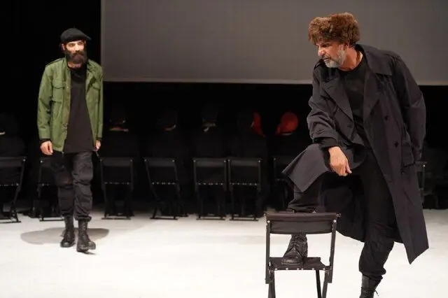 برادرکشی روی صحنه تئاتر
