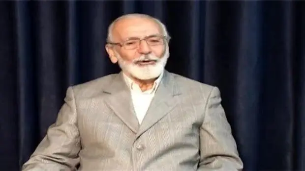 ماجرای اولین ترجمه های کتاب‌های سلمان رشدی به فارسی؛ ما روحمان خبر نداشت | زیباترین ترجمه قرآن به انگلیسی کدام است؟
