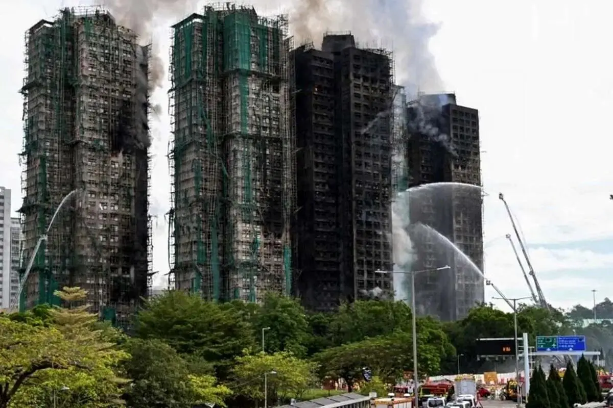 وداع در میان شعله‌ها/بهترین عکس مطبوعاتی در 2026