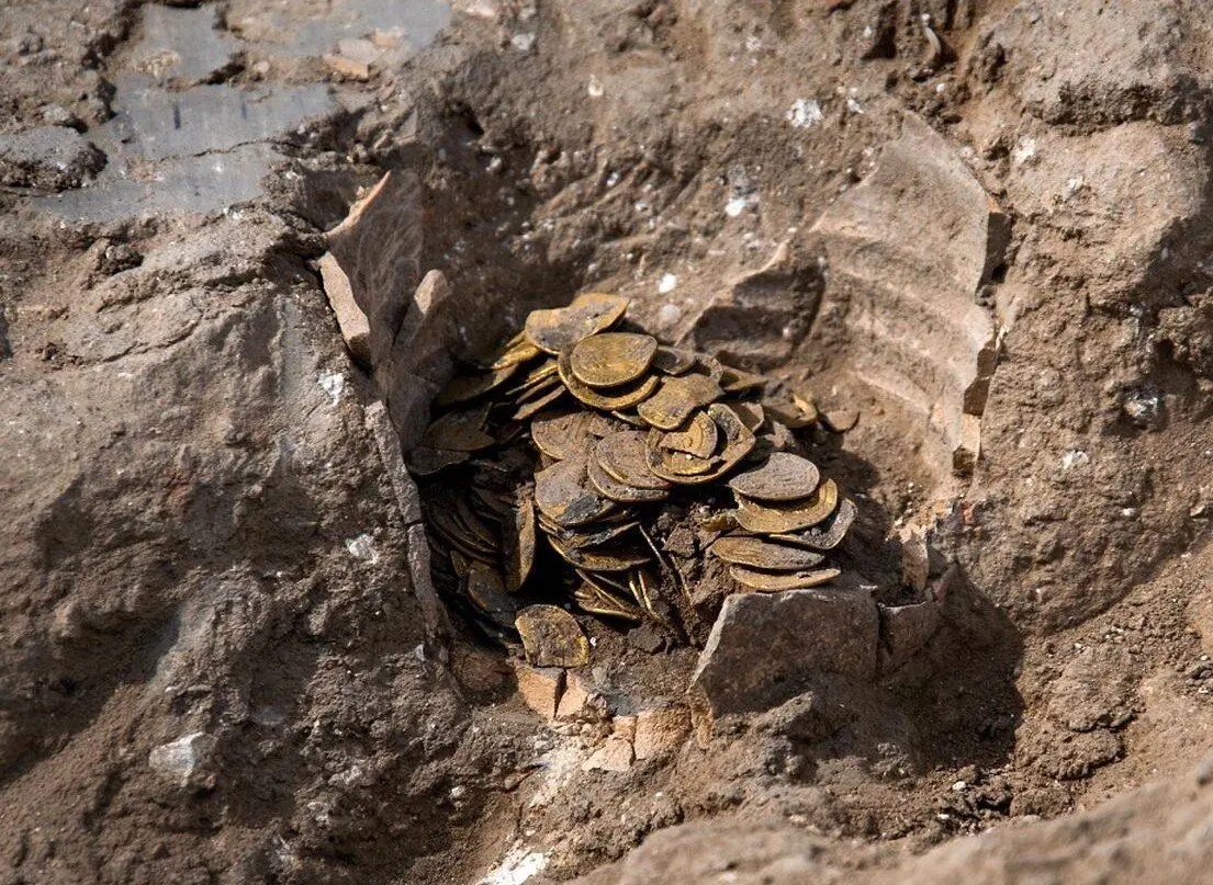 سکه‌های طلای دوران خلافت عباسی بعد از ۱۱۰۰ سال کشف شد