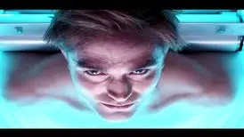 فیلم زندگی کارگردان «انگل» رونمایی شد
