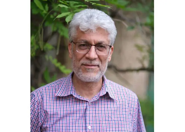 محمد دهقانی: تجاوز به خاک میهن را باید به هر زبان که می‌توانیم ناشایست بشمریم