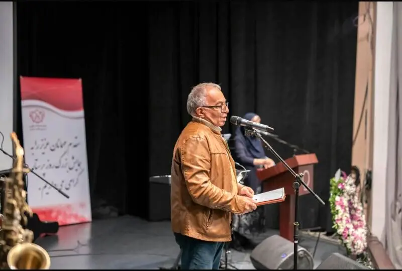 طبیب باشی؛ اپلیکیشنی که فاصله بیمار و پزشک را به حداقل می رساند/ از خاطرات مسعود فروتن از مادرش تا طنز ظریف ریوندی