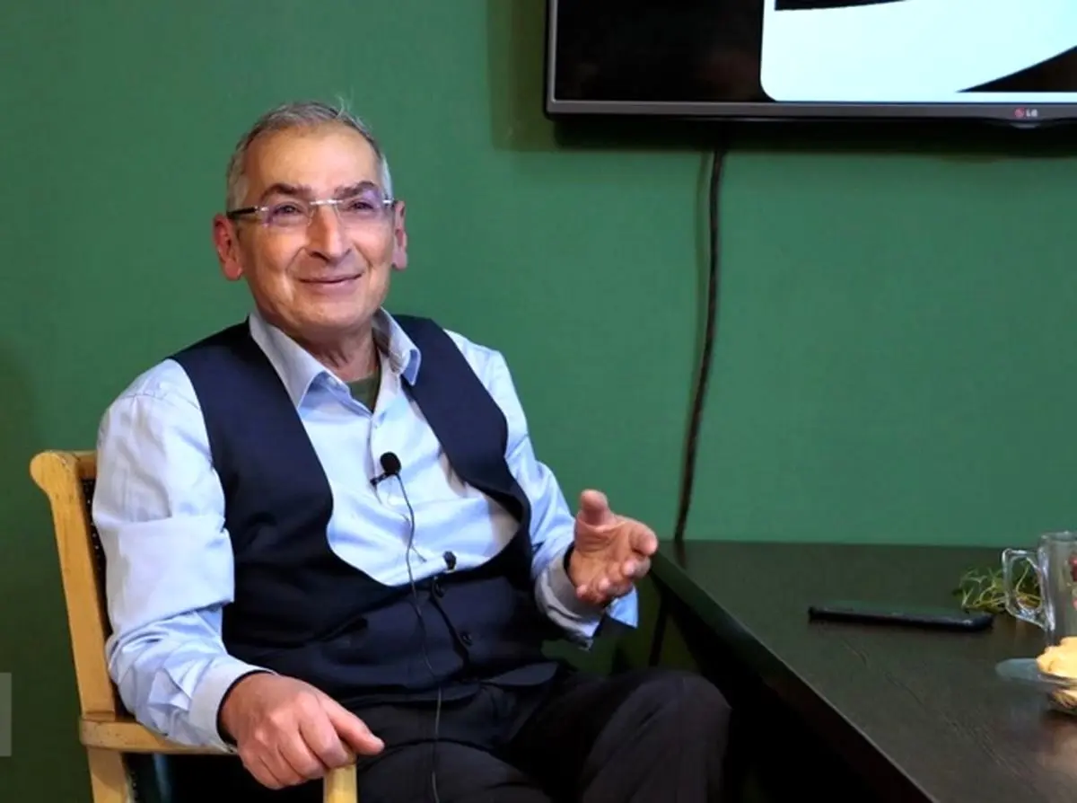 کنایه های تند صادق زیباکلام به صداوسیما/ قرار است با ۲۴۰ هزار میلیارد تومان بودجه چه کار کنید؟
